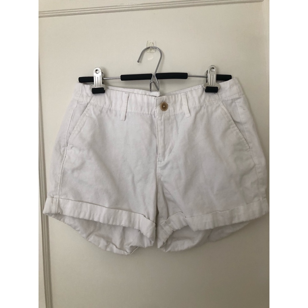Old Navy White Cuffed Boyfriend Shorts, Size 4